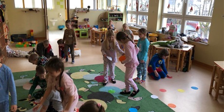 Powiększ grafikę: Dzień pidżamy grupa VII